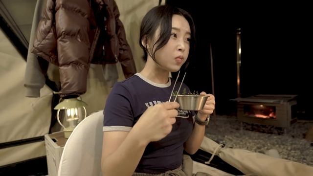 장박텐트에 베란다를 만들었어요 ✌?쇼파에 누워 화목난로 불멍 ? 장박 캠핑 . 캠핑 브이로그 . 솔로캠핑 .