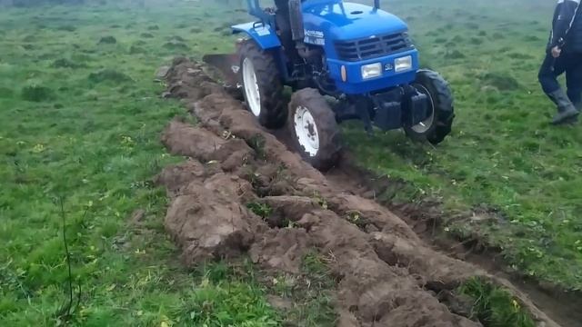 Донг фенг 244/Dong feng 244, осіння оранка цілини однокорпусним плугом смотреть онлайн