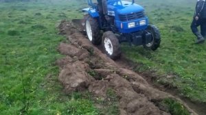 Донг фенг 244/Dong feng 244, осіння оранка цілини однокорпусним плугом