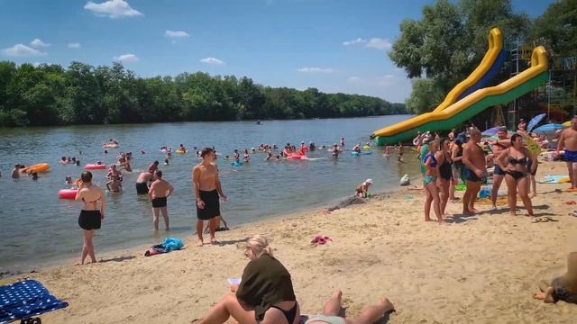 ЩУРОВО. Обзор базы отдыха NKMZ. Пляжный волейбол. Застряли в прошлом? смотреть онлайн