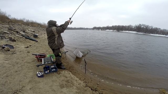 Рыбалка на Москве-реке. 17 марта 2019 смотреть онлайн