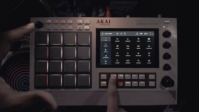 AKAI MPC LIVE II - How To Make Your First Beat! смотреть онлайн
