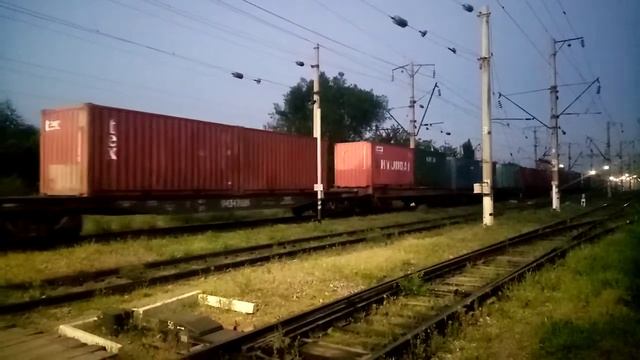 Грузовой Тепловоз ТЭЗЗА-0060 с грузовыми вагонами станция Алматы-1жд вокзал Хроника-КТЖ.