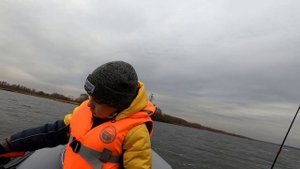 Рыбалка в отвес, первые успехи!