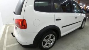 Volkswagen Touran II EcoFuel 1.4 AMT (150 л.с.) 2011