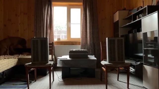 Старый катушечник Тембр 2М и его "родные" колонки.