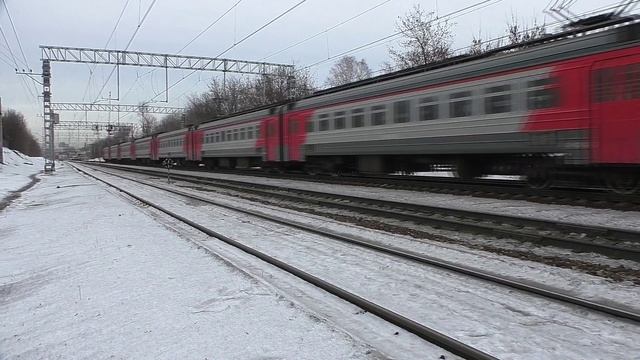 Электропоезд ЭД4М-0318 (ТЧ-31) пригородный поезд №6621 Москва - Домодедово.