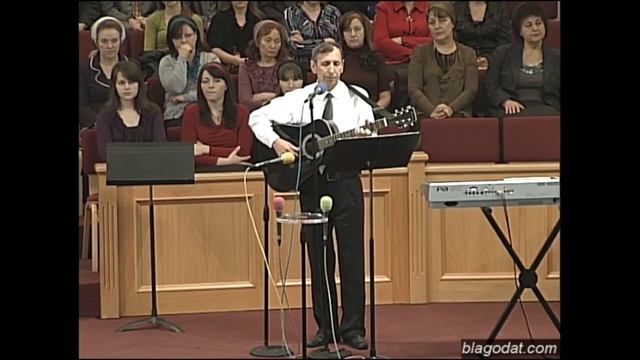И повелительно, и нежно..