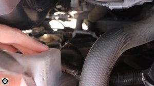 Проверка уровня охлаждающей жидкости Mazda 6