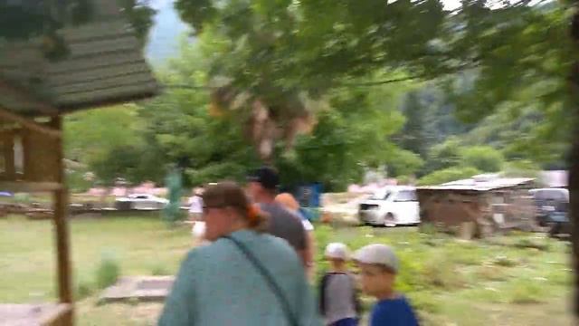 Водопад Махунцети и арочный мост Царицы Тамары через реку Аджарисцкали в Зеда-Махунцети смотреть онлайн