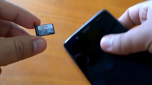 Nokia 5: How to insert SIM & MicroSD cards смотреть онлайн