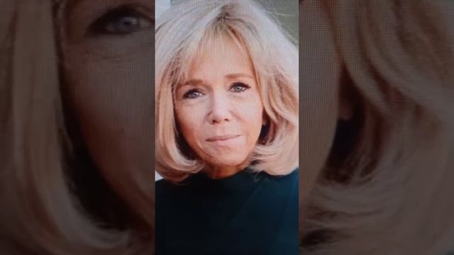 БРИДЖИТ МАКРОН ПРОКОММЕНТИРОВАЛА СЛУХИ О ТОМ, ЧТО ОНА ТРАНСГЕНДЕР (ЛГБТ ЭКСТРЕМИСТСКОЕ И ЗАПРЕЩЕНО)