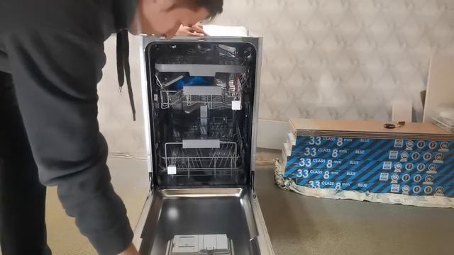 Распаковка — Посудомоечная машина Hotpoint-Ariston HSCIC 3M19 C RU смотреть онлайн