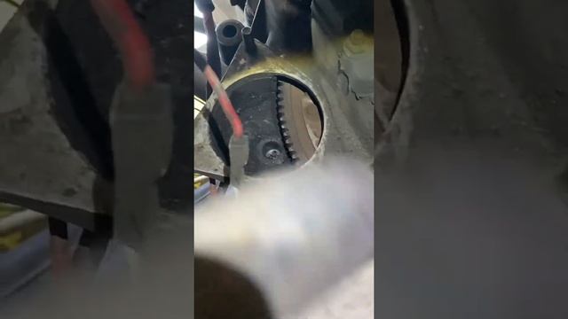 Свалился венец с маховика не беда, ставим назад не снимая кпп смотреть онлайн