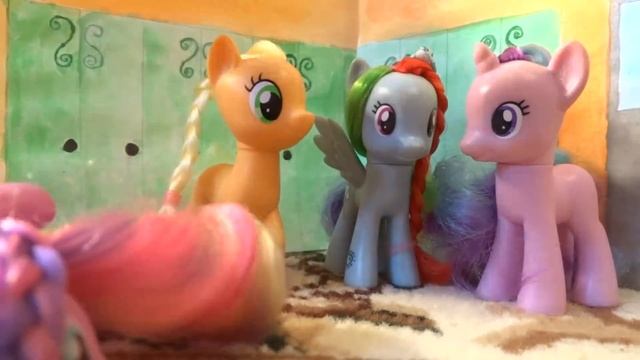 My little pony. Сериал пони "Школа №13". Похищение рюкзака Старлайт смотреть онлайн