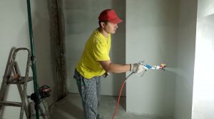 Как клеить стеклохолст на стены
