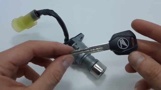 Хонда CMX 500 2018 изготовление ключа по замку зажигания к мотоциклу в Минске. All Key Lost смотреть онлайн