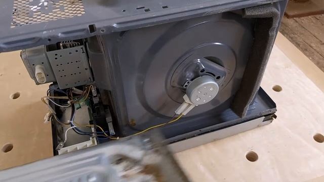 Микроволновка - 8 ПОЛЕЗНОСТЕЙ внутри. Лайфхак. смотреть онлайн