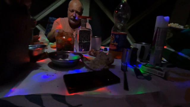 Часть 3. Рыбалки в прибалхашье. Приехал Витя, поймали сомов. Установили дискошар в пологе аля 90-e! смотреть онлайн