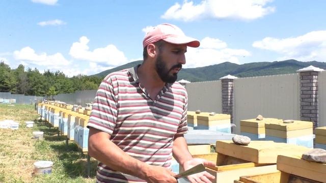 Коротко о том как мы готовим сироп для пчел 15.07.2019 смотреть онлайн