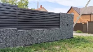 Забор габион, штакетник.