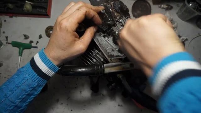 Бензопила НЕ ИДЕТ МАСЛО НА ЦЕПЬ!!!.mp4 смотреть онлайн