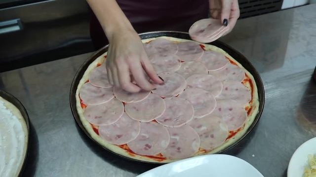 Маша Готовит Гавайская пицца , Сексуальная готовка.mp4