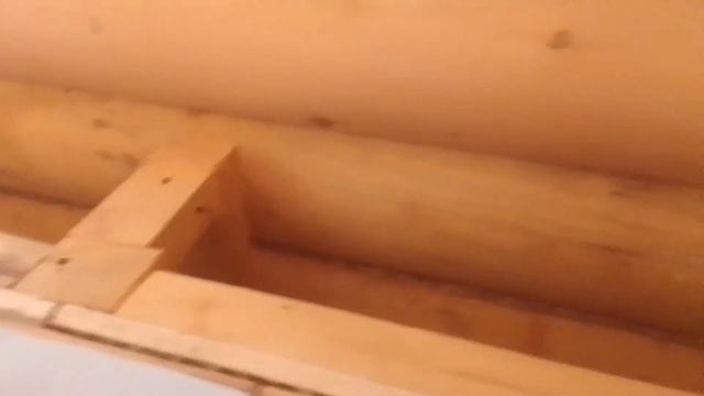 шлифовка пола в предбаннике,с покрытием лака в два слоя.