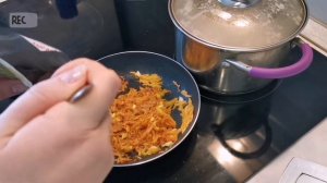 Суп пюре из гороха. Крем суп гороховый.