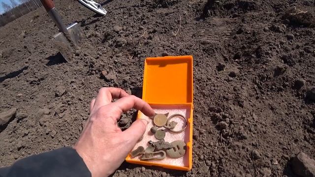 КОП  ПОИСК МОНЕТ НА ВЫБИТЫХ МЕСТАХ. НАШЛА ПРЕДМЕТЫ СТАРИНЫ. ПОИСК МЕТАЛЛОИСКАТЕЛЕМ.