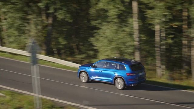 Škoda Kodiaq RS | Driving Footage смотреть онлайн