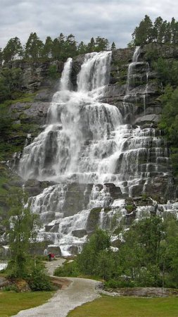 Водопад Твиндефоссен - симфония природы в Норвегии #norway #waterfallwonders  #waterfall #shorts