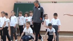 Физическая культура, 2 класс - Акробатические упражнения.Перекат вперед.Учитель Селявко Р.В. 2012 г