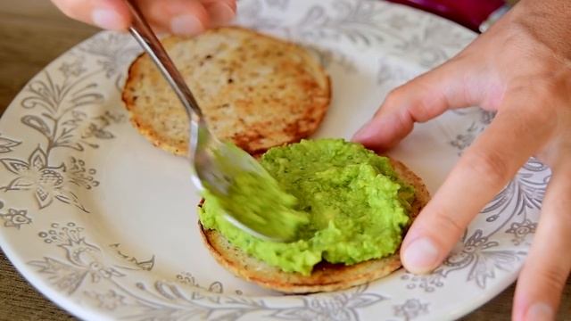 ЛЕТНЕЕ МЕНЮ ☀️ ОЧЕНЬ ВКУСНЫЕ ТОСТЫ с Авокадо и Редиской / простой веганский рецепт / еда для пикник смотреть онлайн