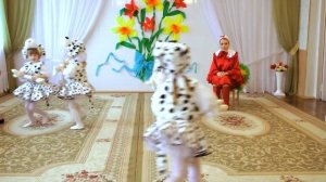 Собачий вальс в младшей группе на весеннем утреннике 2015.Муз. рук. Дьякова М. А.
