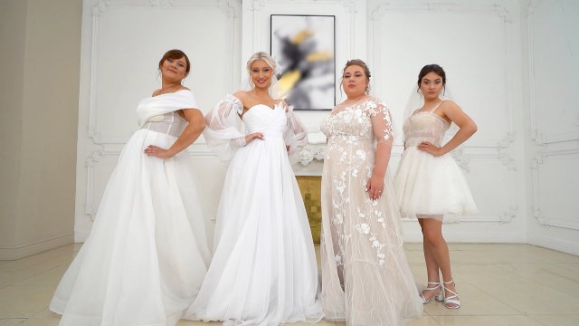 Четыре свадьбы - Свадьба в фотостудии VS Классическая свадьба