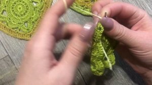 Вяжем Бабушкин квадрат. Простой и эффектный способ соединения мотивов.Сrochet granny square