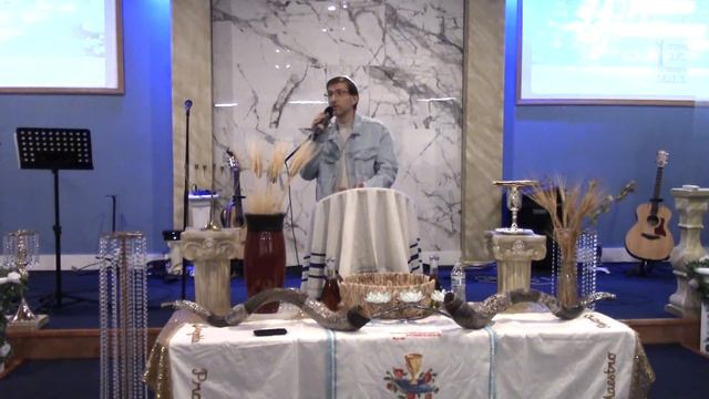 Проповедь Футорного Виталия на Пасху: Предвестники грядущих апокалиптических событий в мире & США! смотреть онлайн