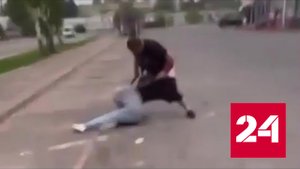 Житель Смоленской области избил палкой двух девушек - Россия 24