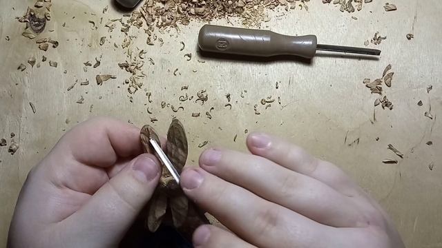 Резьба по дереву, как своими руками сделать кулон из дерева. Кулон стрекоза