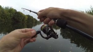 Ловлю щуку и окуня на воблеры с AliExpress и резину | Сплавная рыбалка осенью | Спиннинг с Михалыче