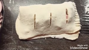 Слойки с ветчиной и сыром. Конвертики из слоеного теста.