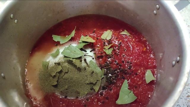 ВКУСНЕЙШИЕ ПОМИДОРЫ??? В СОБСТВЕННОМ СОКУ ОЧЕНЬ ВКУСНЫЙ ?РЕЦЕПТ. Помидоры на зиму смотреть онлайн