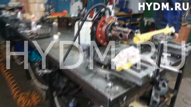 Проверка поворота в левую сторону вращателя с установки по закручиванию свай | HYDM.RU #162.3 смотреть онлайн