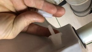 Как установить крышку унитаза? Установка крышки унитаза  Сделай сам ставим сиденье на унитаз своим