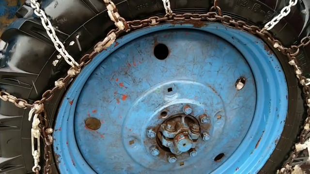 МТЗ 80 с цепями противоскольжения. смотреть онлайн
