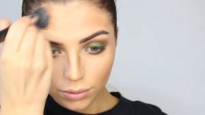 Eye Make Up Tutorial Green Eyes, Strobing and Berry Lips