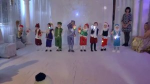 танец гномов на новогоднем утреннике в детском саду