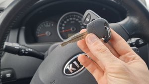 КЛЮЧ ЗАЖИГАНИЯ КИА СПОРТЕЙДЖ 2 КУПИТЬ ДУБЛИКАТ ЧИП КЛЮЧА ЗАЖИГАНИЯ. KIA SPORTAGE СДЕЛАТЬ ПУЛЬТ