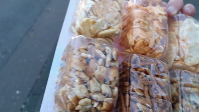 Взял микс печенья в гости 😏 Украинские беженцы в Германии 2023🇺🇦🇩🇪 смотреть онлайн